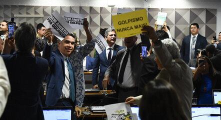 Parlamentares no encerramento da CPMI do 8/1