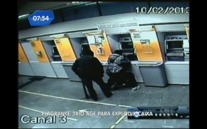 Imagens mostram ação do grupo no dia 10 de fevereiro