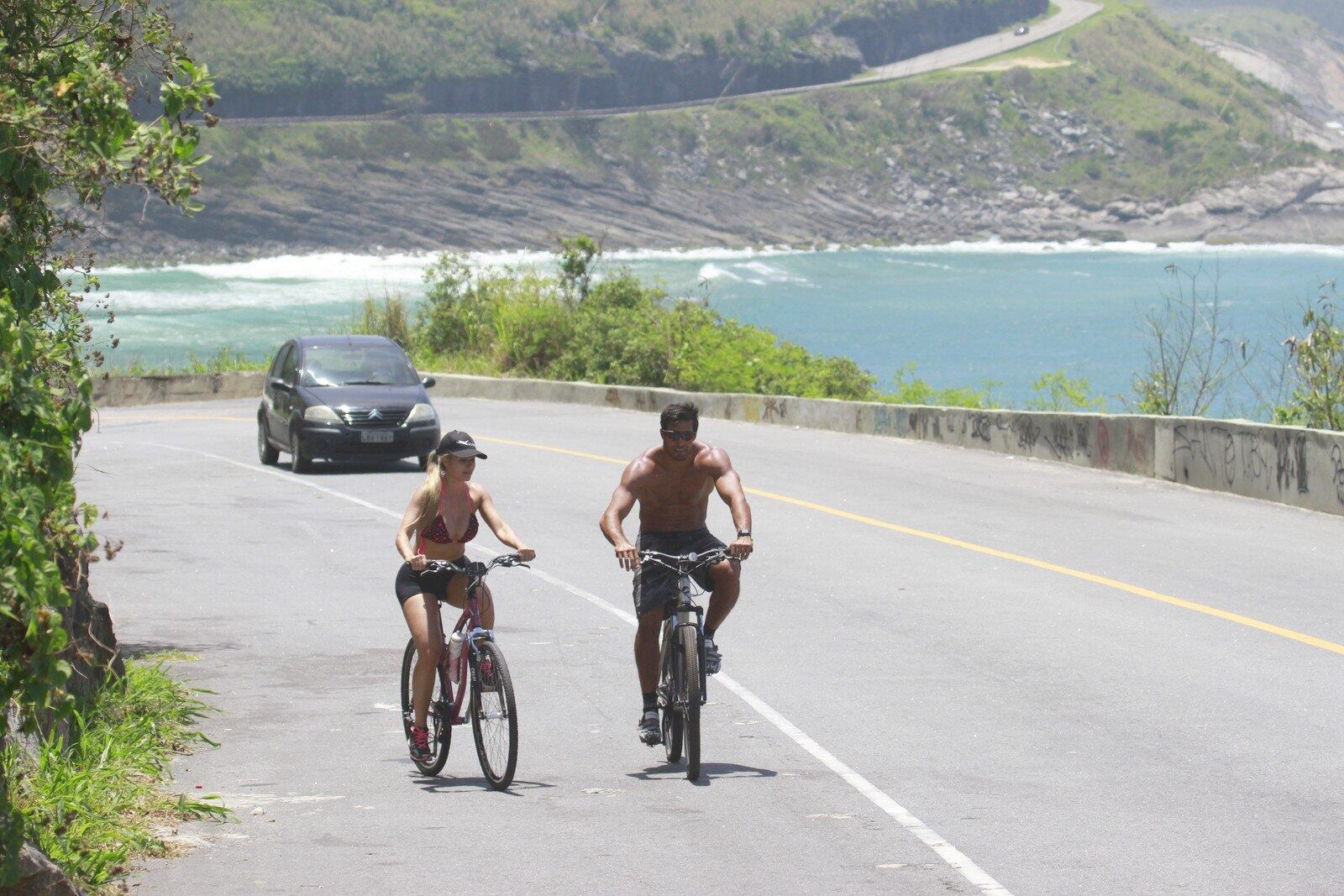 Beto e Aryane pedalam no Rio de Janeiro