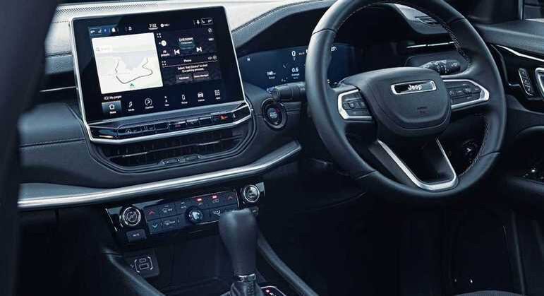 SUV recebeu uma nova central multimídia
de 10 polegadas