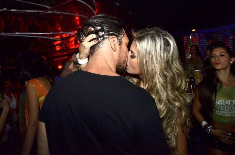 Lembra-se do Cigano Igor? O ator Ricardo Macchi foi seduzido no Carnaval pela gata Veridiana Freitas, conhecida por ter tido um affair com Gusttavo Lima. Eles se pegaram em um camarote da Sapucaí, mas a moça, que não é boba, faturou bem mais no feriado 