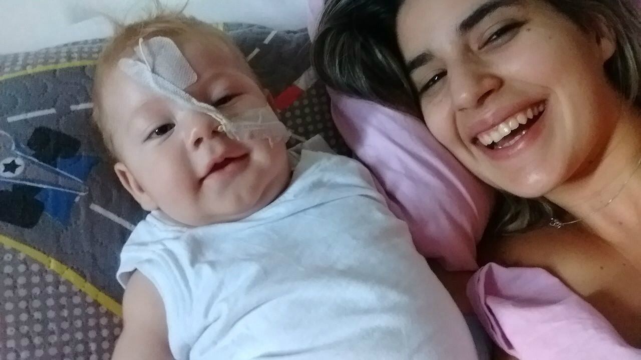 Gabriela afirma que acredita na cura do filho