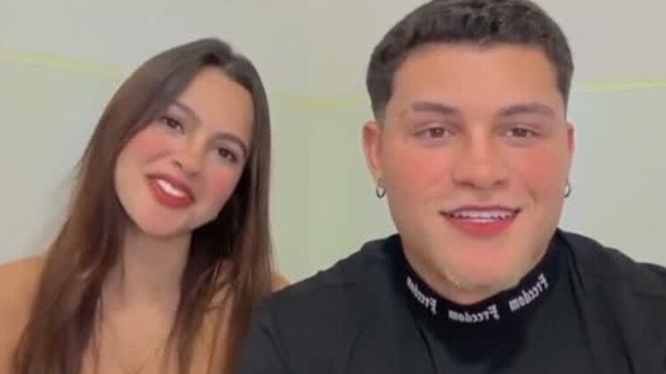 Amor à primeira vista

Se alguns não conseguem encontrar um amor, Raquel e Gabriel chegaram para te dar esperanças. Os dois não participaram do quadro no mesmo dia, mas o rapaz revelou que só decidiu ir para o palco de Rodrigo Faro para conhecer a moça. Eles se conheceram, se aproximaram e agora formam um lindo casal