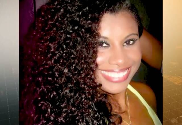 Rosângela foi resgatada com vida, mas não resistiu. Jose Tadeu escapou com ferimentos leves e agora é procurado pela polícia. Durante o velório da modelo, cartazes com a palavra "justiça" foram colados na porta e a família da vítima pede que o culpado seja punido.


Continue acompanhando esse e outros casos no Cidade Alerta. De segunda a sexta, a partir das 16h45, e aos sábados, a partir das 17h00, na Record TV
