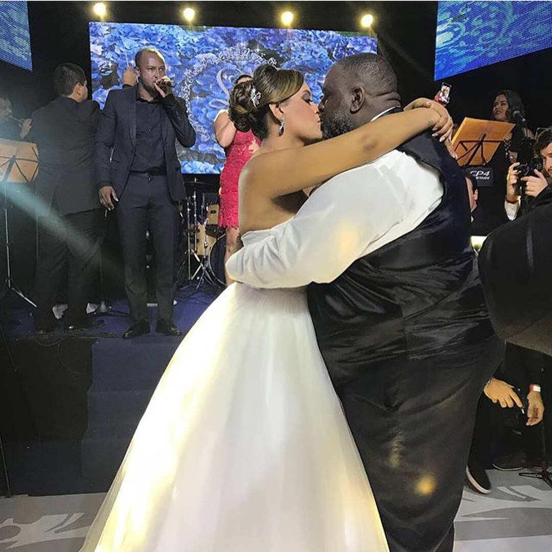 Antes de subir ao altar, o pagodeiro falou sobre a expectativa para o grande dia.

— Vamos em frente em busca de um futuro que vamos construir da melhor forma. À nossa frente, uma estrada linda, cheia de obstáculos, com certeza, mas nós vamos protegidos com as forças do bem, com amor, sabedoria, felicidade. É uma vontade enorme de acertar. Há de ser lindo! É hoje o dia da alegria. E a tristeza nem pode pensar em chegar