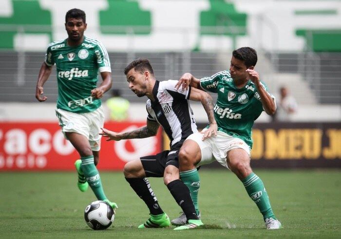 Lucas Lima foi bem marcado pelos meio-campistas rivais