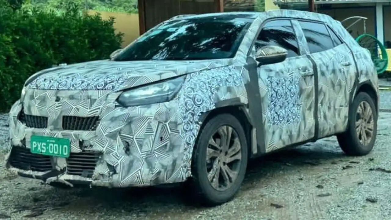Peugeot 2008 de nova geração visto recentemente em testes mas pré produção já começou