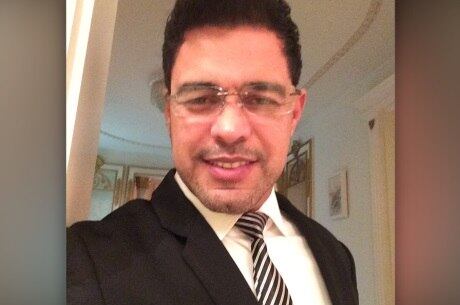 Zezé também não é um ex-marido muito fofinho. Vive soltando gracinhas que sempre soam como alfinetadas a Zilu. Em entrevista a uma rádio, Luciano disse que o irmão costuma falar que "A gente põe chifre em mulher feia". Todo mundo deu risada e Zezé sequer tentou amenizar 