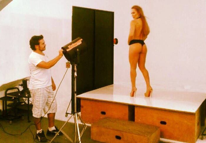 Aline Dahlen posa para um ensaio sensual e mostra imagem