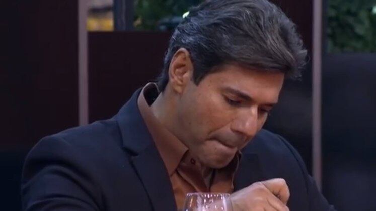 Mas por outro lado, fez críticas construtivas ao confiante chef Giovanni: “O arroz está cru, não cozinhou apropriadamente” relacionado
ao prato colombiano “Gallo Pinto” 