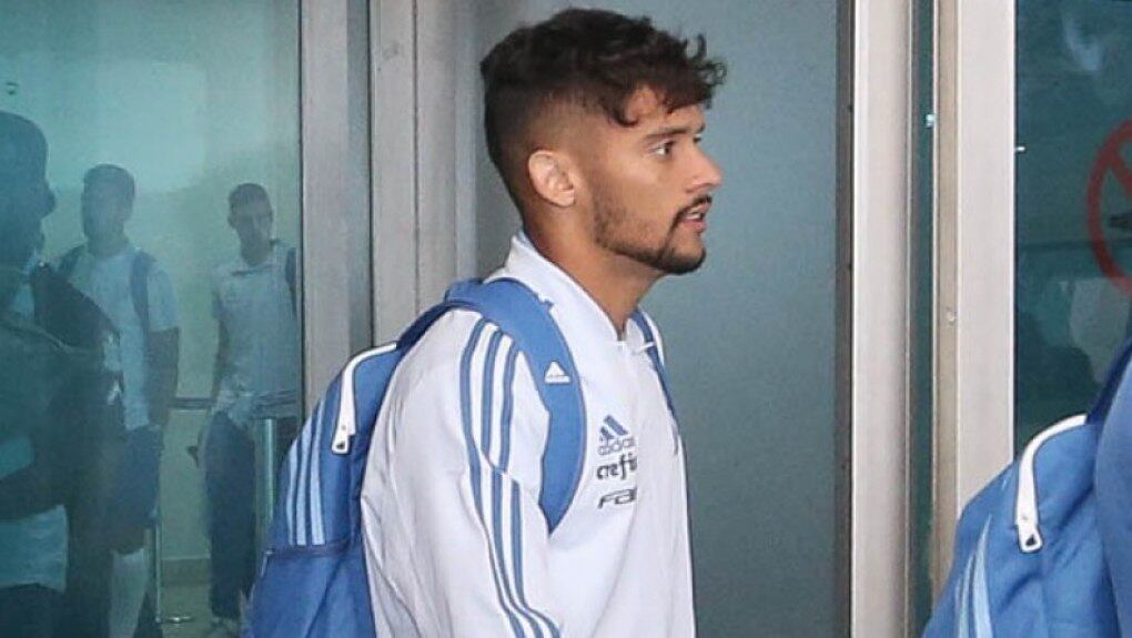 Contrato de Gustavo Scarpa com o Palmeiras foi publicado no BID. Meia acertou sua volta ao Verdão na quarta-feira e está, inclusive, com o grupo no Panamá para um período de t