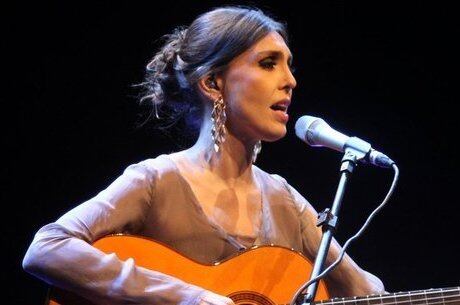 Adriana Calcanhotto faz sucesso em Portugal e na Espanha
