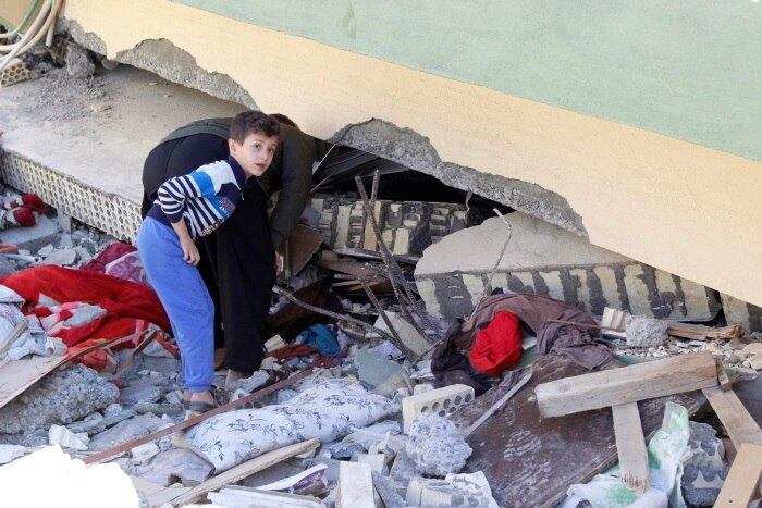 Horas mais cedo, o governo anunciou que as operações de resgate tinham sido encerradas em Kermanshah, região atingida pelo terremoto no fim de semana