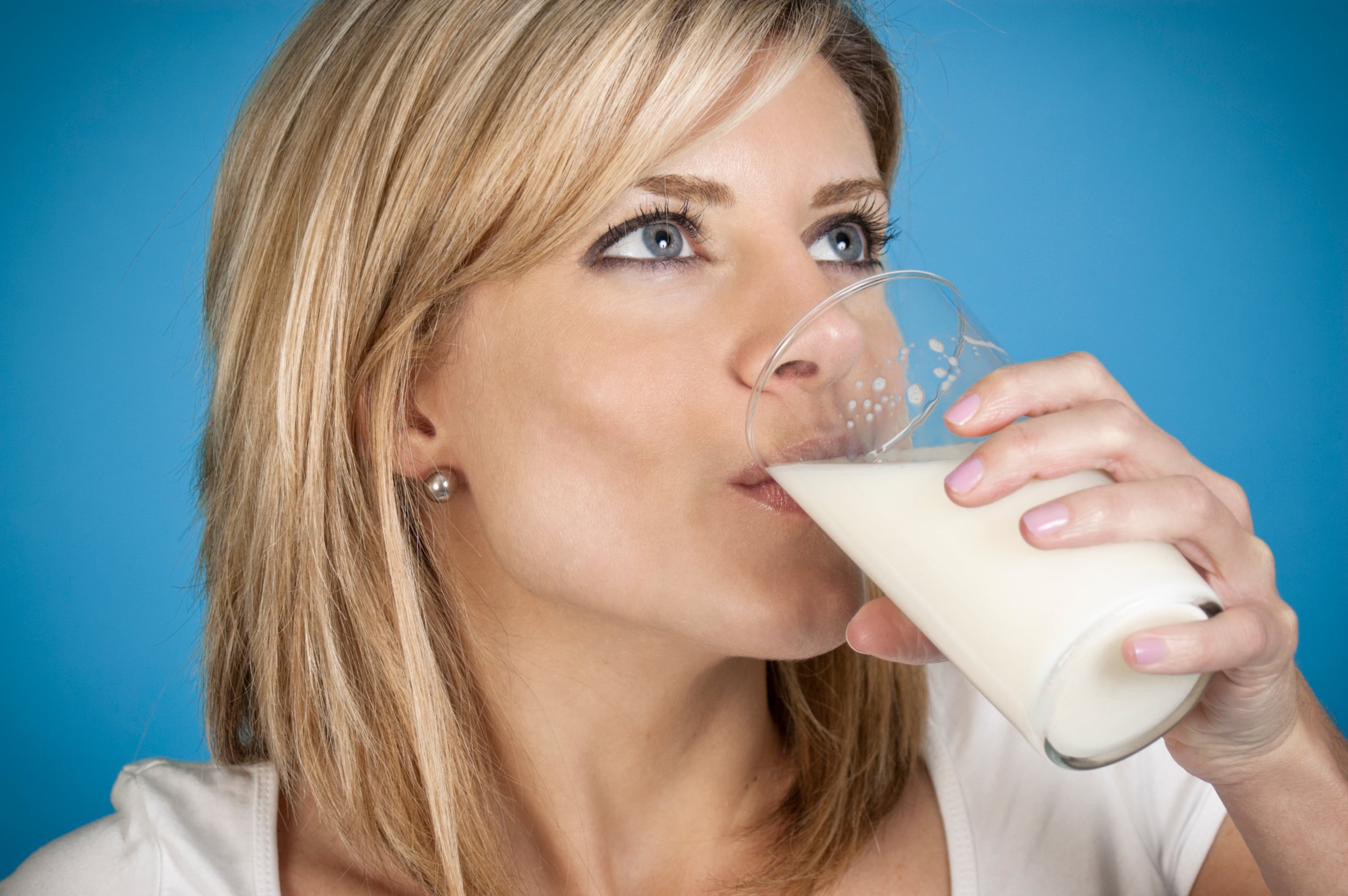 Consumo médio de cálcio no País é de um copo e meio de leite por dia, mas a recomendação é de três a quatro porção, mais do que o dobro