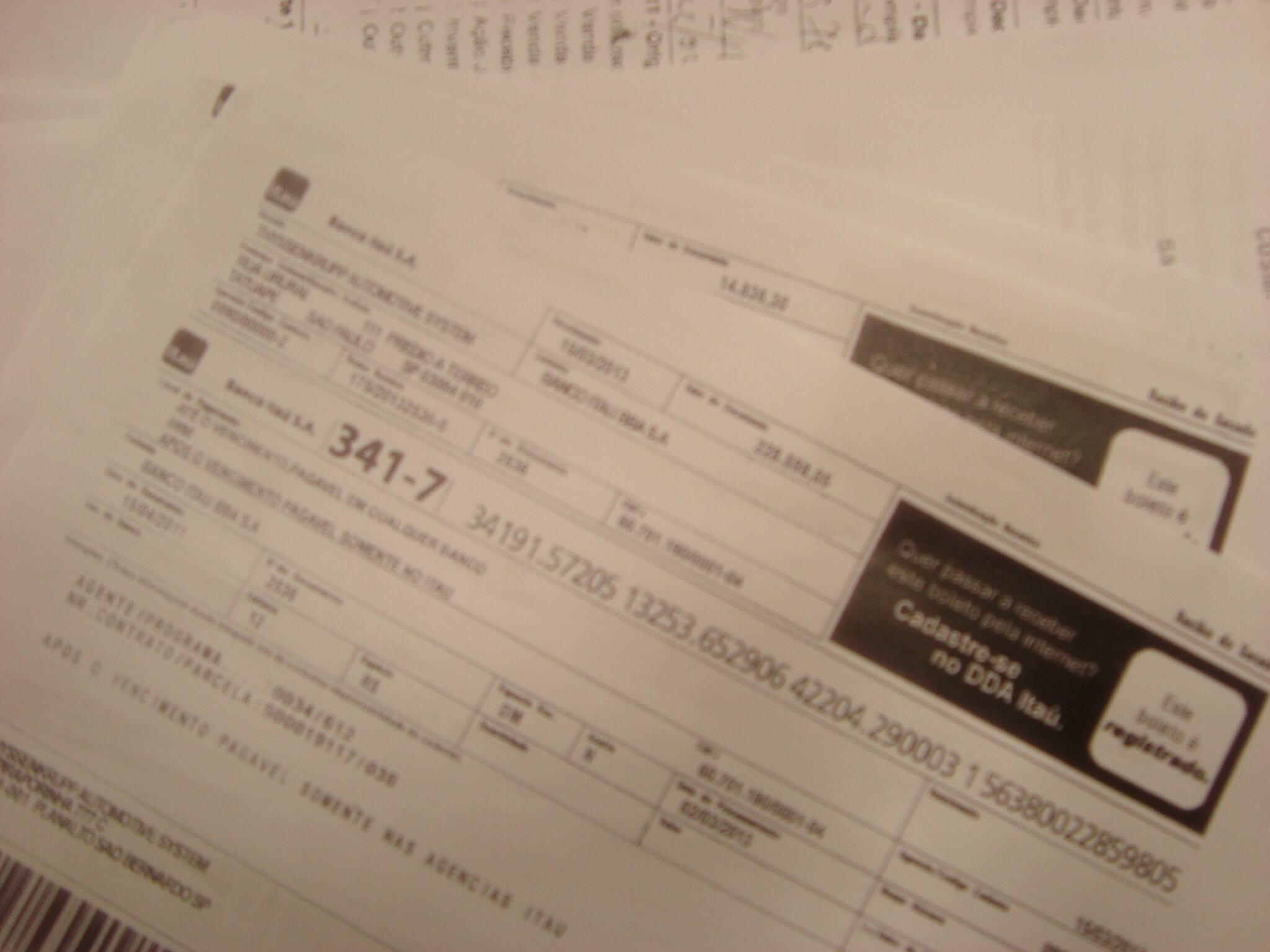 Policiais flagraram o advogado sacando R$ 10 mil e retirando um cheque administrativo de mais de R$ 200 mil