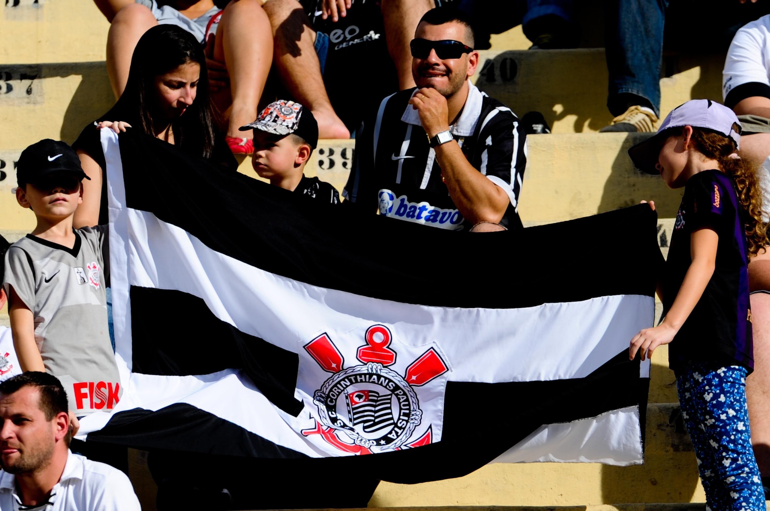 Após sete rodadas, o Corinthians é o líder absoluto de público do Campeonato Brasileiro. São 29.300 torcedores, em média, nos jogos da equipe como mandante, cerca de 25% superior ao do Flamengo, segundo colocado.

O número expressivo é explicado pelo sucesso do programa Fiel Torcedor