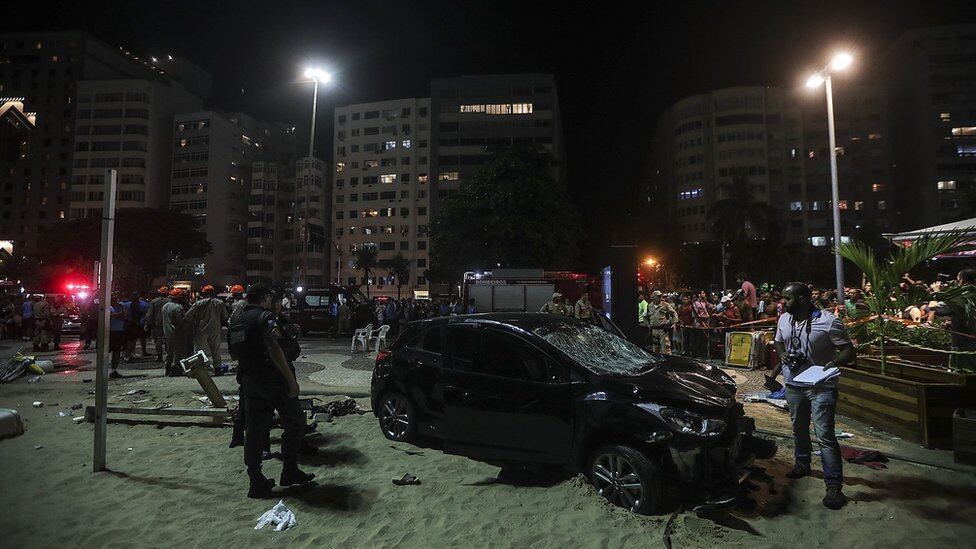 Carro desgovernado que atropelou mais de 17 pessoas na praia