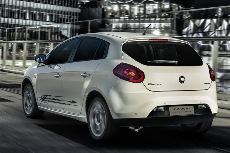 As saias laterais e o aerofólio traseiro na cor da carroceria também estão inclusos na série especial

Veja também:
>> Criança de dois anos brinca com o celular do pai e compra carro pela internet
>> Chevrolet Tracker é apresentados aos brasileiros pela primeira vez

Quer saber tudo sobre carros? Acesse www.r7.com/carros
