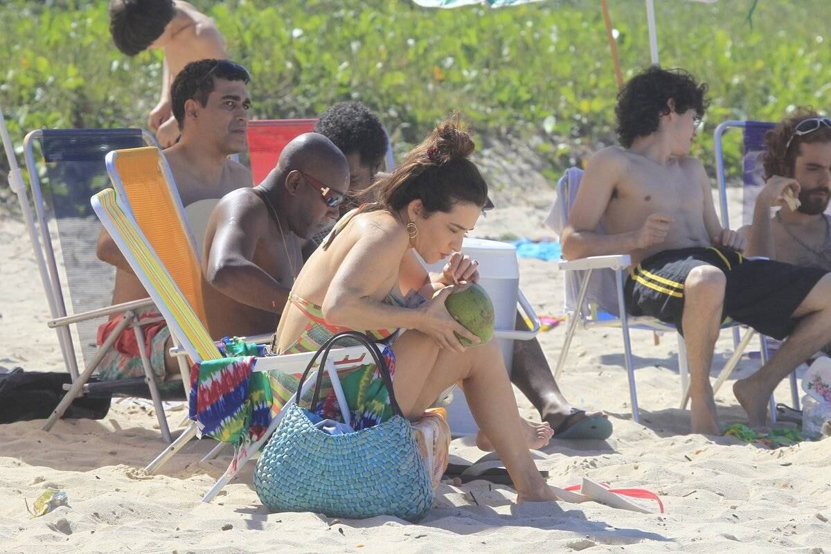 Gisele Fróes, a atriz de 49 anos, também está batendo um bolão