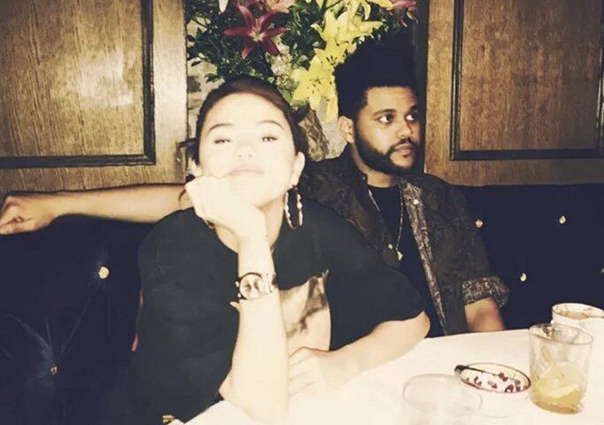 Outro que fez canção para Selena foi The Weeknd, nome artístico do também canadense Abel Makkonen Tesfaye. Eles se relacionaram rapidamente entre 2017 e 2018, quando ele fez