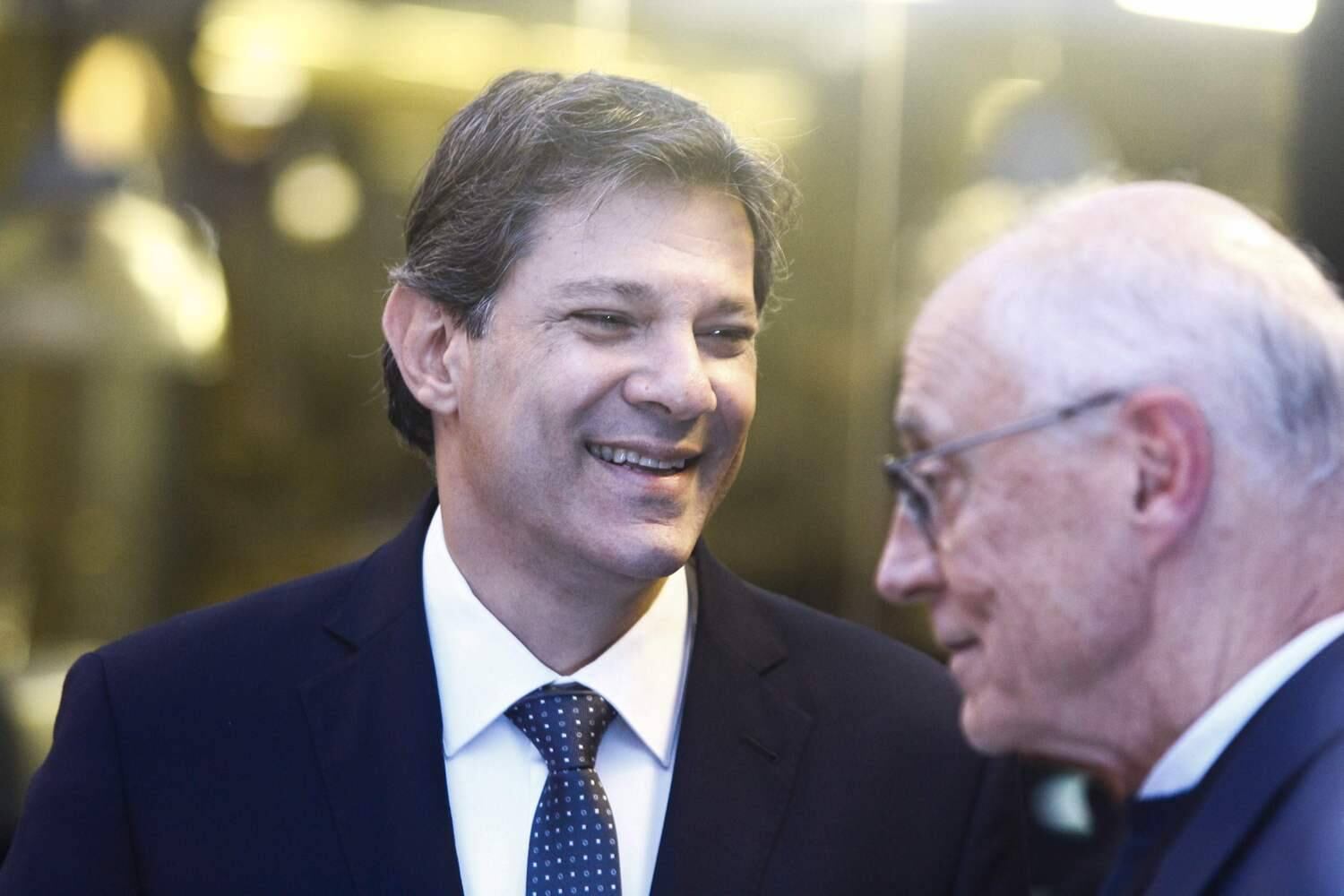 Haddad concorre pelo PT.