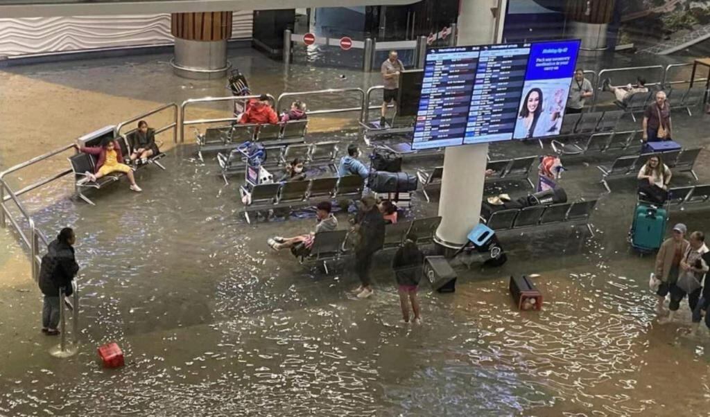 Aeroporto de Auckland atingido por tempestade