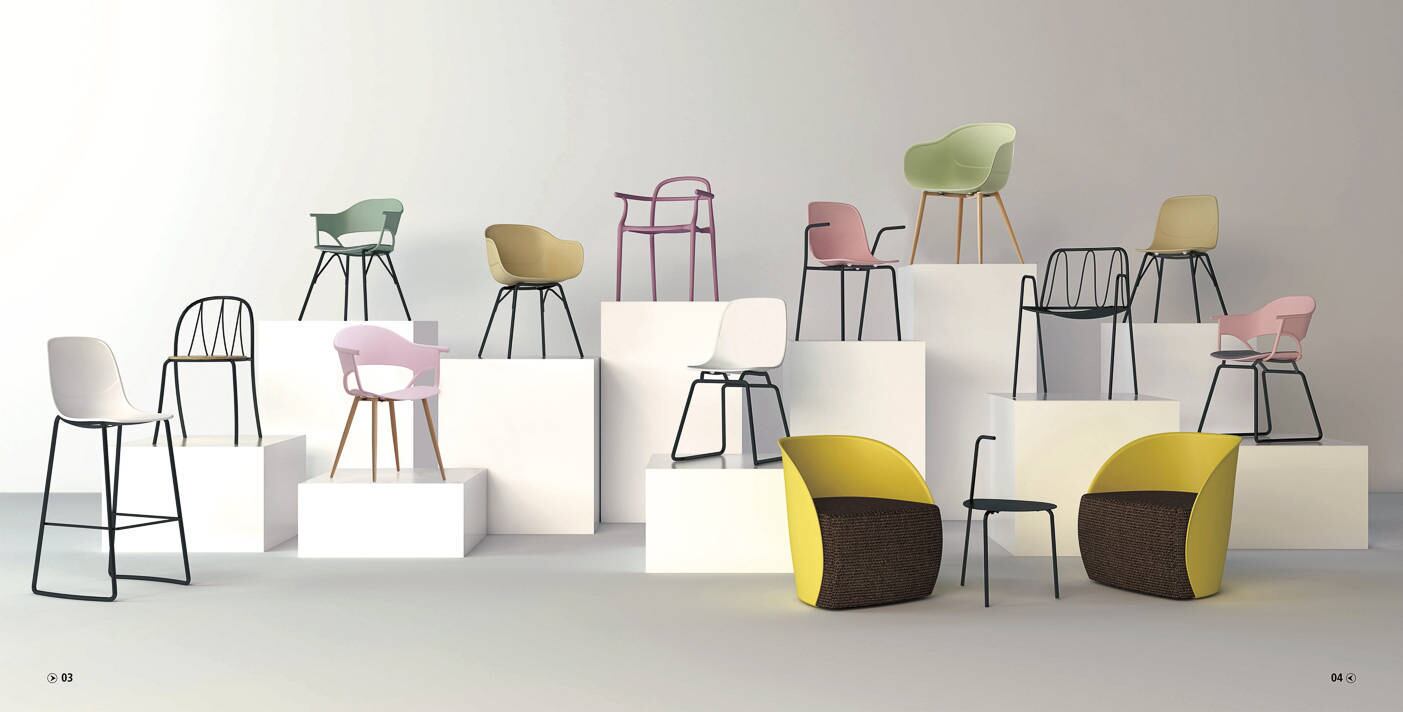 Cadeiras WPC em várias cores. Foto por Northdeco

