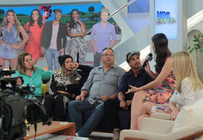 Os momentos de alegria, ao ser anunciado como o novo
vencedor de A Fazenda, foram precedidos por muita tensão e, ao mesmo tempo,
conformidade, segundo o próprio Douglas.



— Estava preparado para o terceiro lugar, quando fiquei
entre segundo e primeiro e, depois, ganhei, não acreditei!