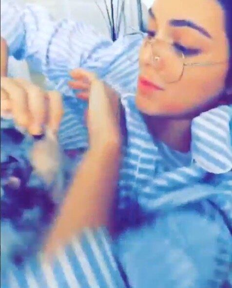 Kendall ainda publicou um vídeo em que aparece brincando com um cachorrinho