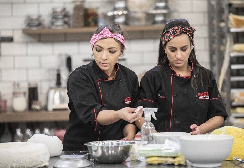 Isso se deve ao
Desafio do Confeiteiro, no qual os competidores, divididos em quatro grupos,
terão de decorar cupcakes