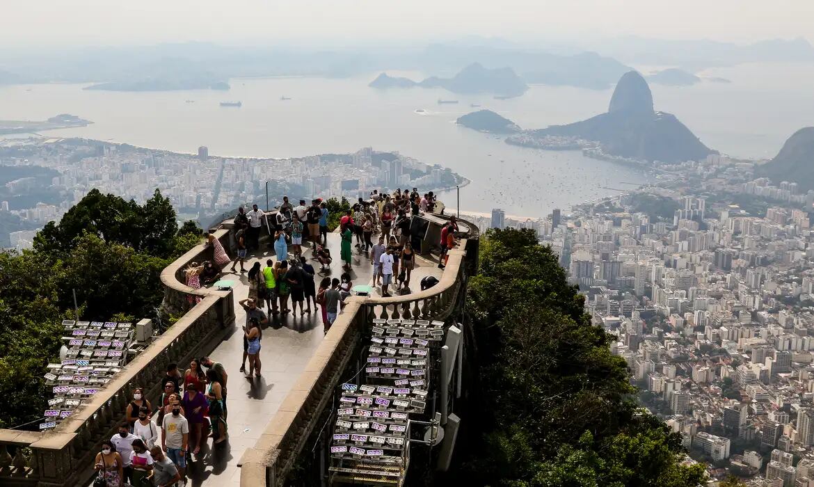 Brasil é segundo país que mais recebe turistas estrangeiros