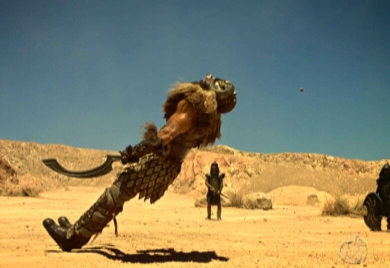 Golias toma uma pedrada no meio da testa e cai derrotado. Davi corta a cabeça de Golias, enquanto os hebreus festejam o seu surpreendente feito

A minissérie Rei Davi vai ao ar aos sábados, a partir das 20h30 na Record TV. Não perca!