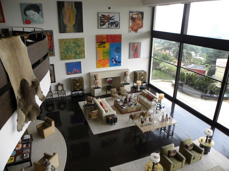 Os ex-dirigentes do
Banco Santos foram denunciados pelo Ministério Público Federal pela fraude em 2006. Durante entrevista exclusiva ao Jornal da Record, em 2011, o ex-banqueiro Ferreira comentou sobre a saída do palácio em que viveu por mais de 20 anos e a crise na carreira. Assista ao vídeo