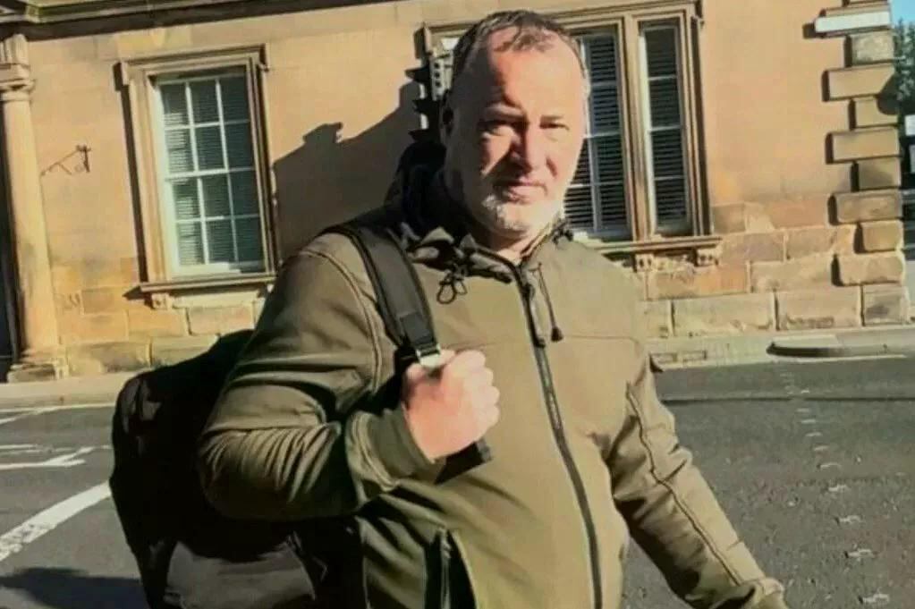 Durante o julgamento, foi revelado que Ridgewell tem um histórico de dependência em jogos de azar desde os 13 anos