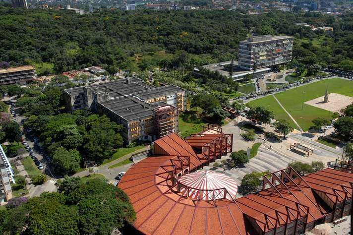 Agressão teria ocorrido na Faculdade de Letras da UFMG neste sábado (28)