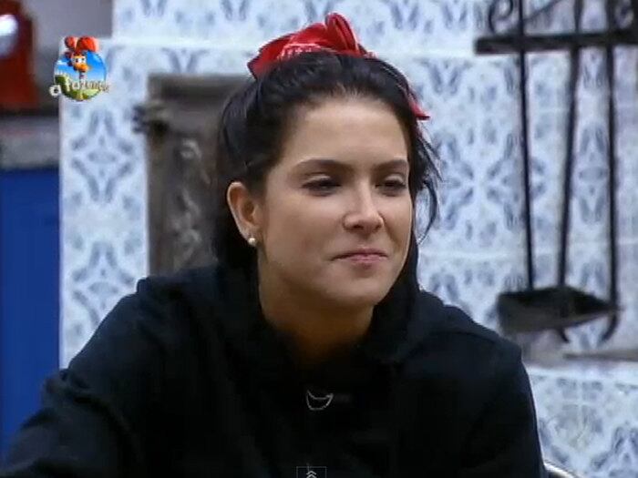 Quando chegou em A Fazenda, Débora falou sobre sua origem simples.

— Não nasci em berço de ouro. Ralei e ralo muito para conseguir cada conquista

+ Assista ao vídeo dos peões parabenizando Débora
