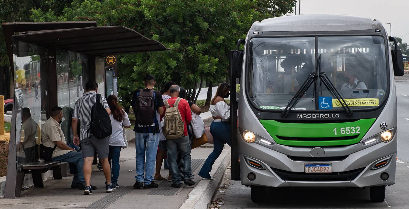 Ônibus é o meio de transporte coletivo mais utilizado