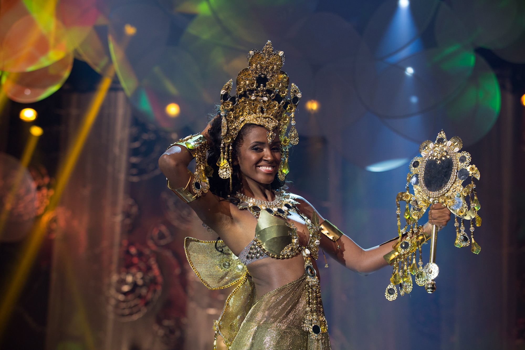 Priscila Santiago, Miss Bahia, vestiu um modelo que representava Oxúm, feito por Fabio Sande