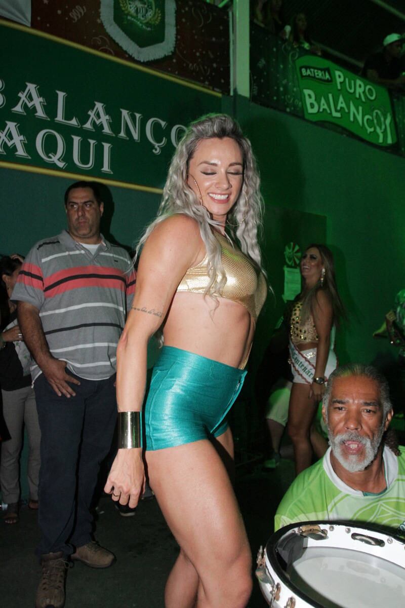 Juju sambou muito no ensaio da Mancha Verde