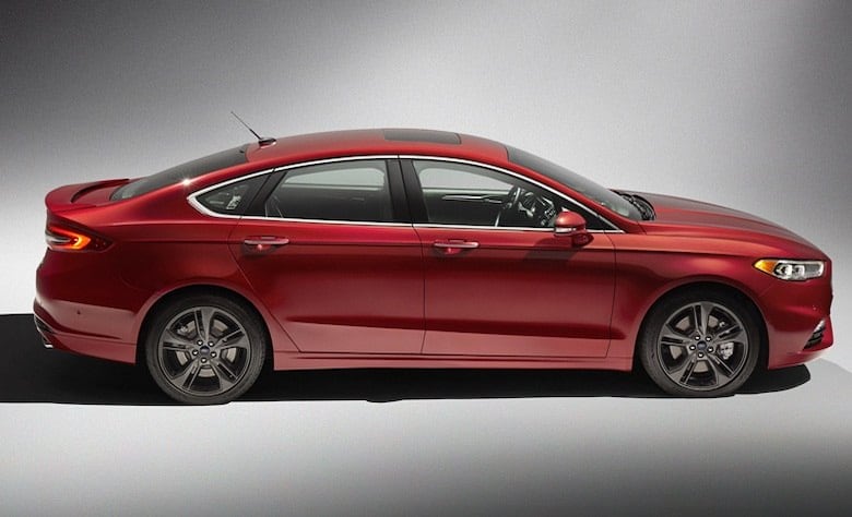 Com a versão Sport, o sedã estreará o novo motor EcoBoost 2.7 V6, capaz de produzir 329 cv de potência e um torque robusto de 48,3 kgfm. A transmissão será automatizada de seis velocidades, com tração integral