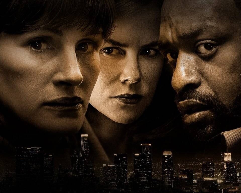 Olhos da Justiça (10 de dezembro)
Baseado em O Segredo dos Seus Olhos, produção argentina vencedora do Oscar de Melhor Filme Estrangeiro, o filme americano traz Julia Roberts, Chiwetel Ejiofor e Nicole Kidman como dois policiais e uma promotora envolvidos em um caso assustador. A filha da personagem de Roberts foi encontrada morta e o suspeito não é preso por falta de provas. Ela então jura que vai conseguir levá-lo à Justiça de qualquer jeito, mas 13 anos se passam e nenhuma pista aparece, mesmo assim a policial continua obcecada