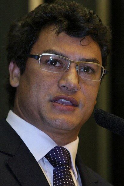 Foram desde 2011, 77 proposições. Quase todas voltadas aos esportes e à luta. Alguns até bem curiosos, como o projeto de lei que institui a data de 18 de janeiro como o Dia Nacional do Krav Magá (defesa pessoal do Exército Israelense). Entre os projetos há ainda o que sugere a inclusão do
estudo da história e da cultura da capoeira entre os conteúdos a serem desenvolvidos
nos currículos da educação básica e sugere ao Ministério
do Esporte a regulamentação da modalidade esportiva de Kite Surf