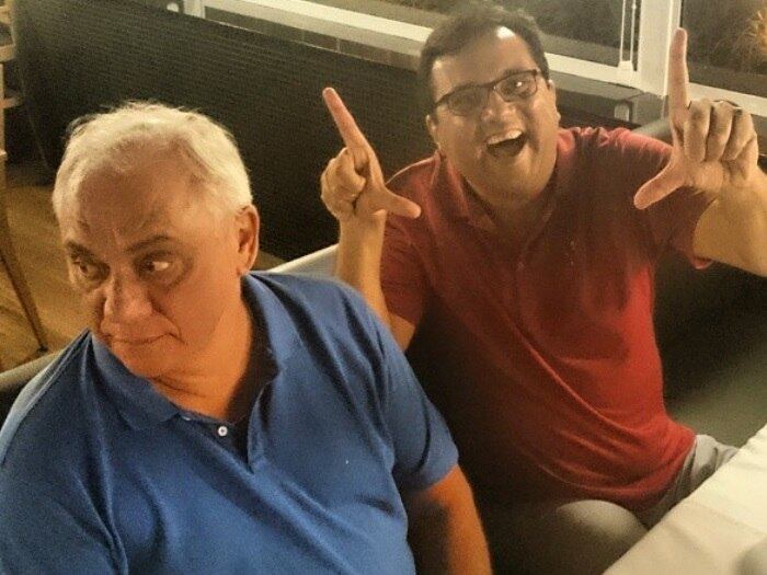 "Jantando...olha a selfie..."
+ Assista aos destaques do último domingo (1º)!
+ Aproveite e confira as matérias do programa Domingo Show
+ Já curtiu a página do Domingo Show no Facebook? É só clicar!
+ Siga o Domingo Show no Twitter e receba conteúdos exclusivos!