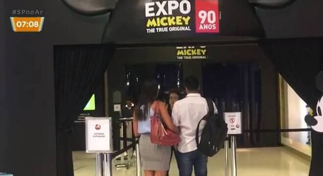 Alunos do interior de SP foram impedidos de entrar no shopping JK