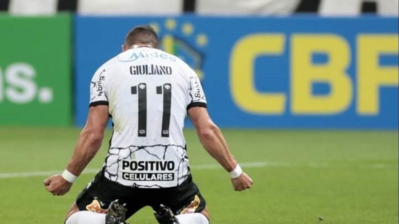 Giuliano foi o destaque do Corinthians. Vibrou, deu assistência 'sem querer' e marcou o seu gol