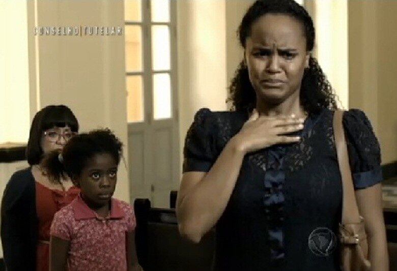 A série Conselho Tutelar, que estreou na segunda-feira (1) na tela da Record, mostrou ao público casos verídicos de violência contra a criança, com a ajuda de um elenco impecável e belo cenário. Veja as cenas que marcaram os primeiros capítulos