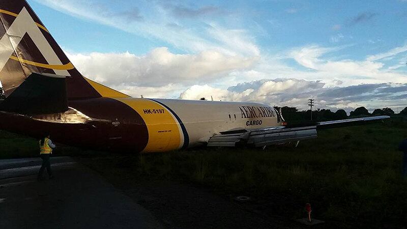 A Aeronáutica Civil, órgão correspondente à Anac na Colômbia, decidiu fechar o aeroporto imediatamente. A cidade fica a cerca de 2 horas de voo de Bogotá, capital do país