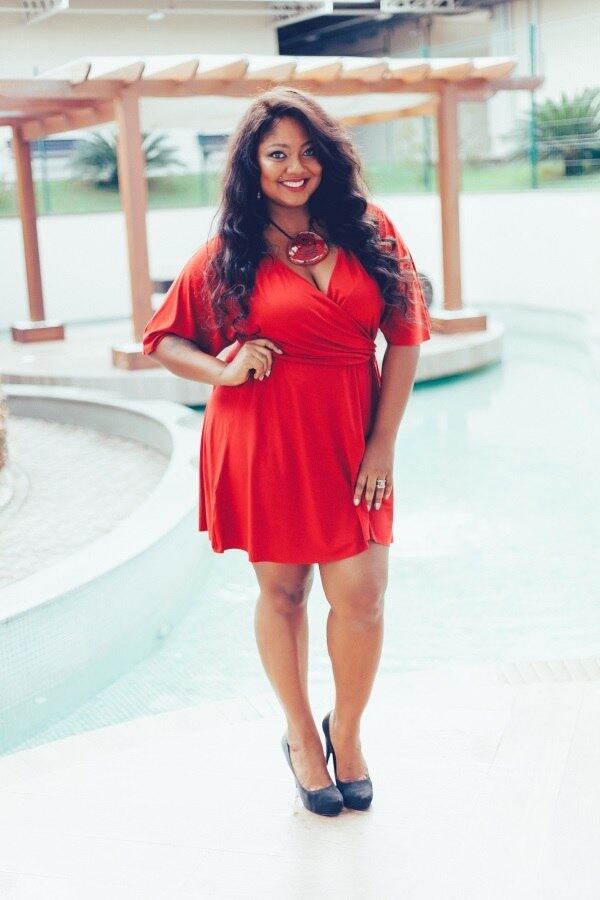 — Estar entre as finalistas é resultado de um trabalho que faço há muito tempo de autoestima, visando o empoderamento das meninas que estão acima do peso, que são negras. Não quero ser miss só para posar de bonita, eu quero é mostrar um trabalho que faço. Conquistar esse concurso pode fazer meu trabalho ter um alcance bem maior —, disse Manu