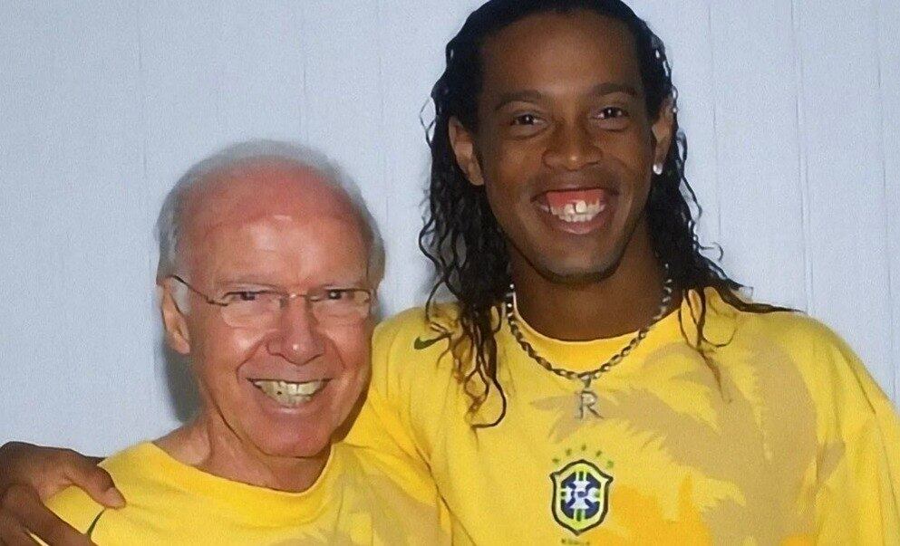 Ronaldinho homenageou Zagallo nas redes sociais
