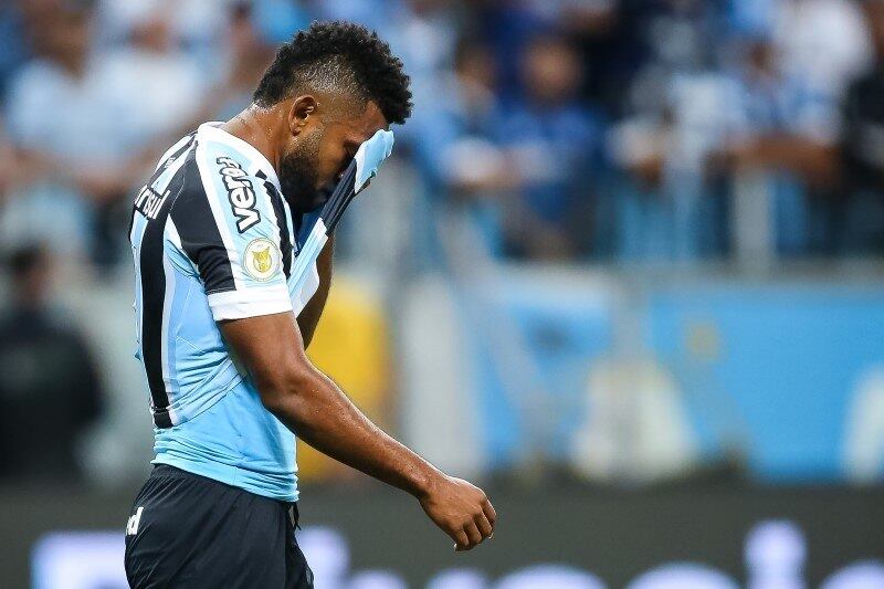 Contratações

Um dos motivos para a falta de resultados do Grêmio foi a mexida no elenco durante a competição. Sem nenhum critério, nomes do exterior (Villasanti, Campaz e Borja) foram contratados e precisavam responder em curto espaço de tempo. Algo que não aconteceu